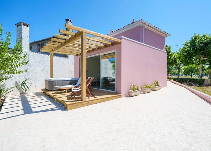 Bacelos Pink House - Riverfront With Jacuzzi Soure φωτογραφία