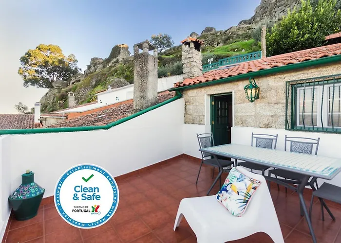 fotos do Casa Mont'Santo With Balcony & Terrace Hotel Monsanto