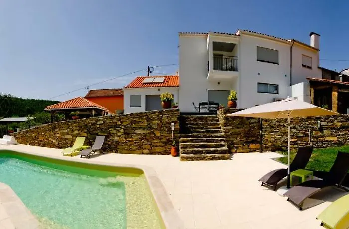 Фото Casa Da Ladeira, Turismo Rural Estreito